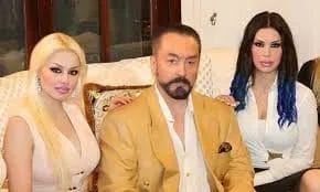 القبض على داعية الراقصات أوكتار وعشرات من أتباعه في تركيا