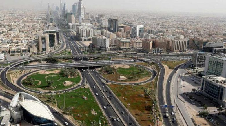 السعودية: استمرار تراجع عدد إصابات «كورونا» اليومية وارتفاع حالات الشفاء 2 السعودية: استمرار تراجع عدد إصابات «كورونا» اليومية وارتفاع حالات الشفاء