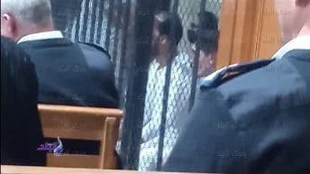 صور شادي نبيل خلف داخل المحكمة وقضية تحرش بالفتيات وهتك عرض 7 فتيات 3 صور شادي نبيل خلف داخل المحكمة وقضية تحرش بالفتيات وهتك عرض 7 فتيات